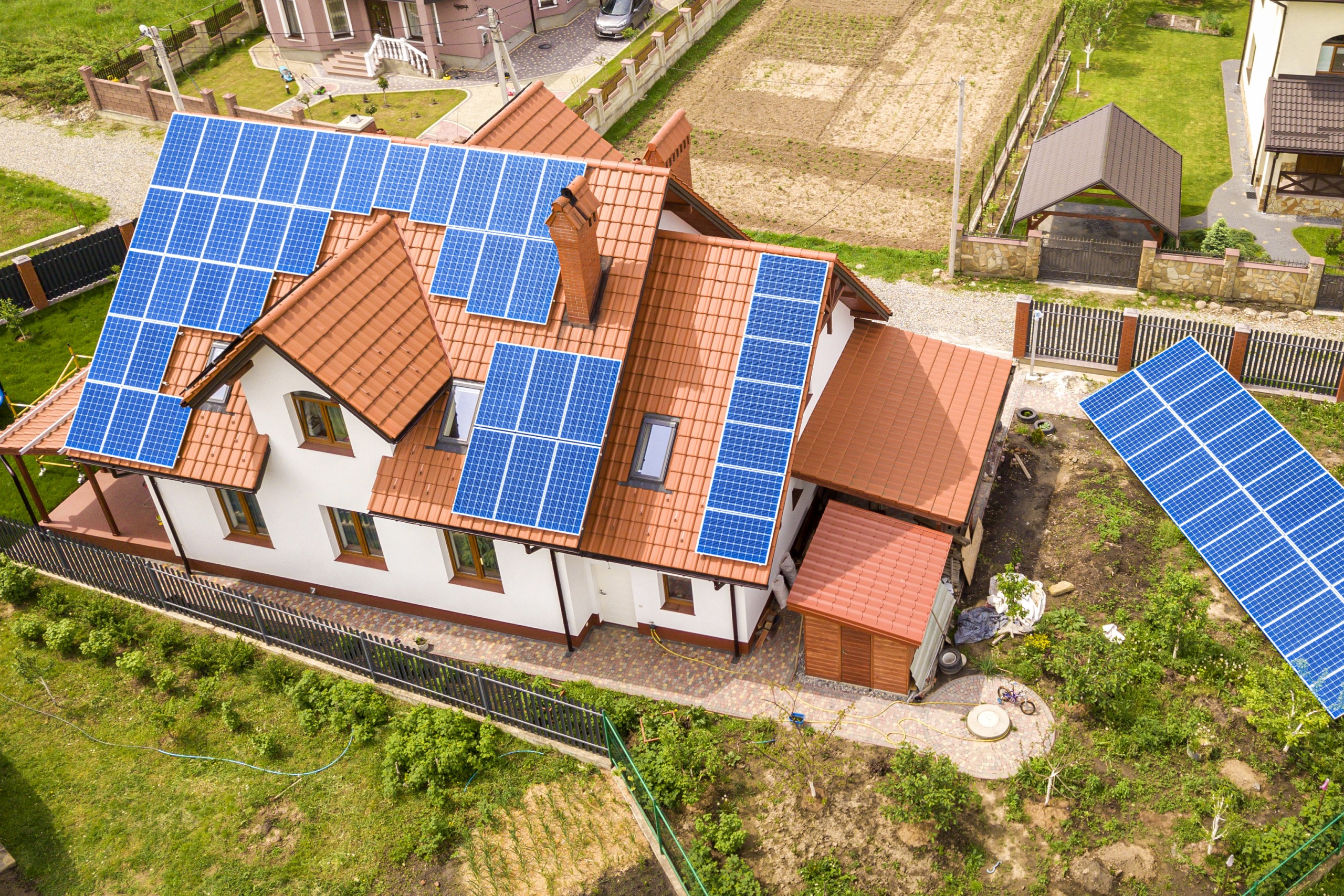 Dom z solarami